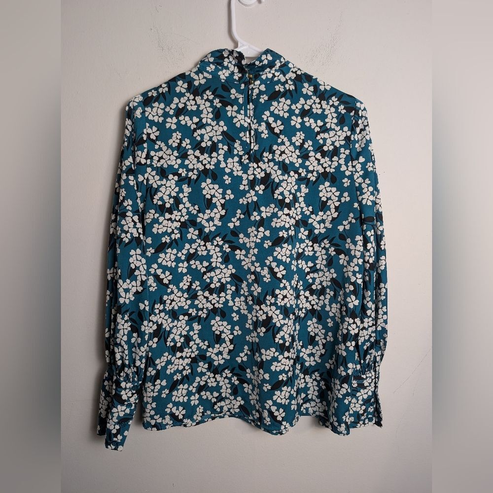 Who What Wear Dancing Clover Shirt High mock Neck Blouse Long Sleeve Satin Green - Picture 3 of 10